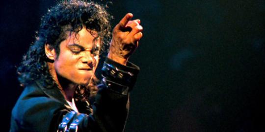 Mantan istri Lionel Richie didatangi arwah Michael Jackson