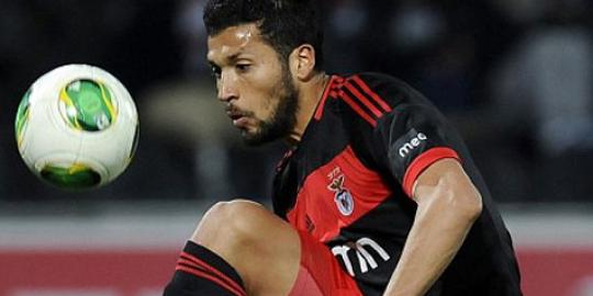 Mourinho siap ganggu langkah United boyong Garay