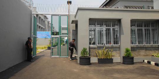 Kalapas Narkotika Cipinang kewalahan HP marak di sel