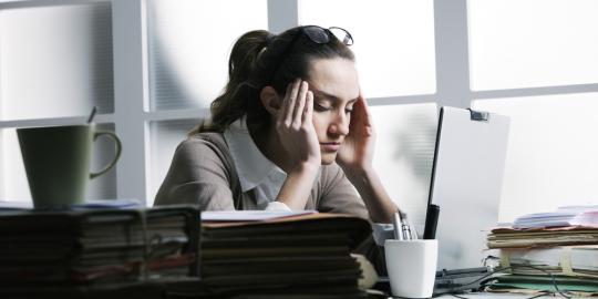 Stres paling berpengaruh pada kesehatan wanita usia 40-an