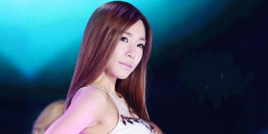 Tiffany SNSD bagi foto cantik di tempat tidur
