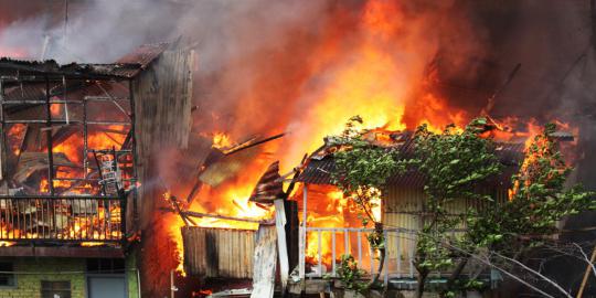 Korsleting listrik, rumah di Jakarta Utara terbakar