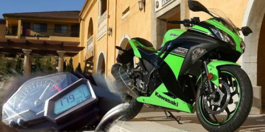 Top speed Kawasaki Ninja 300 nyaris 200 km/h!