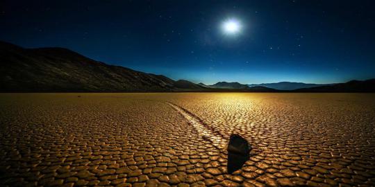 Misteri batu bergerak sendiri di Death Valley terkuak