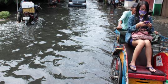 Jokowi lihat 3 pompa air mandul di lokasi banjir Ancol