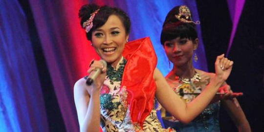  Irama  kencang Rini Idol nge dance di video klip baru 