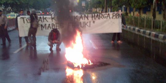 3 Jam tutup Jl Diponegoro, demo mahasiswa UKI belum dibubarkan
