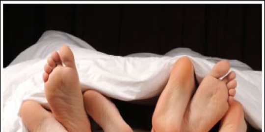 bercinta dengan dua orang sekaligus