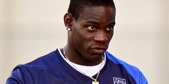 Cafu percaya Balotelli bisa jadi yang terbaik di dunia