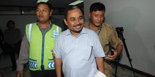 Berkas Luthfi Hasan Ishaaq setebal setengah meter