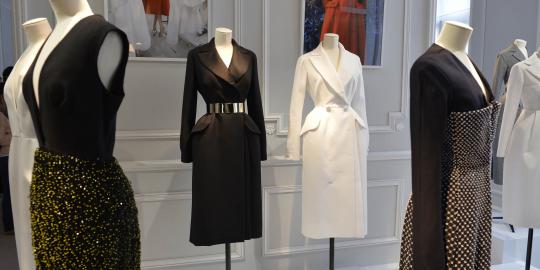 Menengok proses pembuatan barang mewah Dior dan Louis Vuitton
