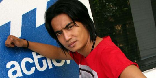 Temani anak liburan, Charly kosongkan jadwal
