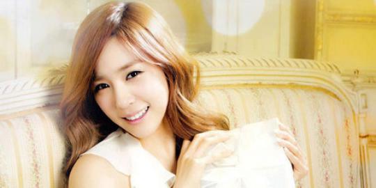 Foto di dalam mobil, Tiffany SNSD tetap tampil cantik