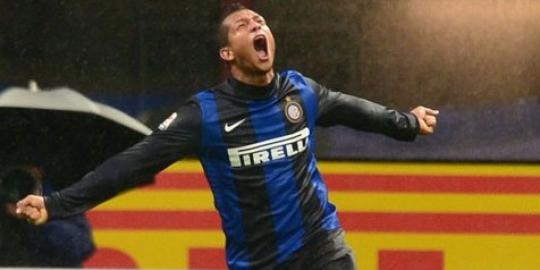 Guarin mendekati pintu keluar