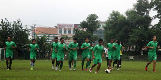 Gaji Persebaya belum terbayar, manajemen tunggu hak siar