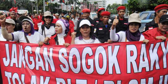 Ratusan kader PDIP gelar long march tolak kenaikan BBM