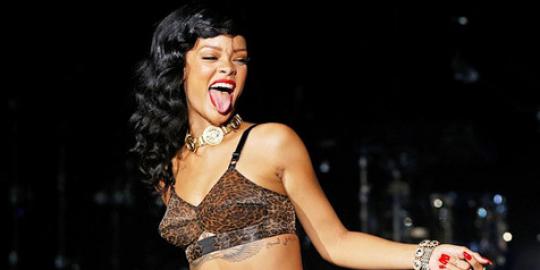 Penyusup ditangkap di atas atap rumah Rihanna