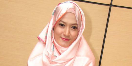 Tahun ini, Lyra Virna akan ajarkan anak pertamanya berpuasa