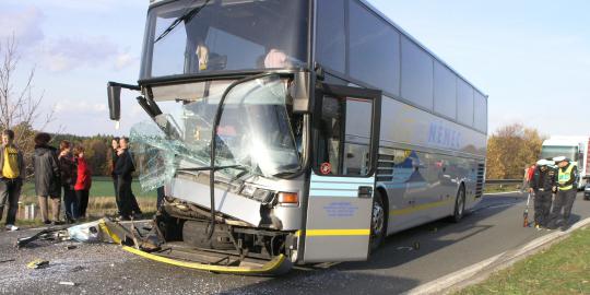 Bus rombongan petani terguling di Pekalongan, 2 tewas