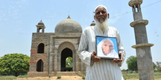 Lelaki India bangun tiruan Taj Mahal untuk mendiang istrinya