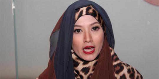 Digosipkan menikah lagi, Lyra Virna hanya mengamini