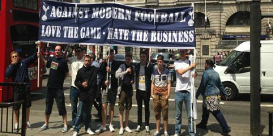 Suporter Inggris protes harga tiket Premier League