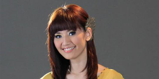 Ulang tahun, Asti Ananta meneteskan air mata