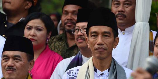 Jokowi kaget, piala Bung Karno di makam Husni Thamrin hilang