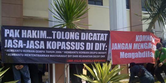 Dukung Kopassus, massa geruduk Pengadilan Militer Yogya