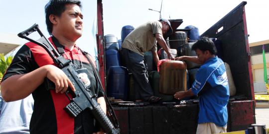 Polisi temukan timbunan 6,6 ton solar di Pelabuhan Kalibaru