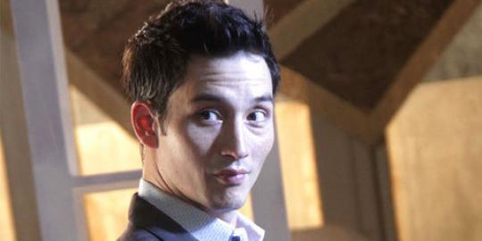 Jarang bertemu, Mike Lewis dikomplain anak