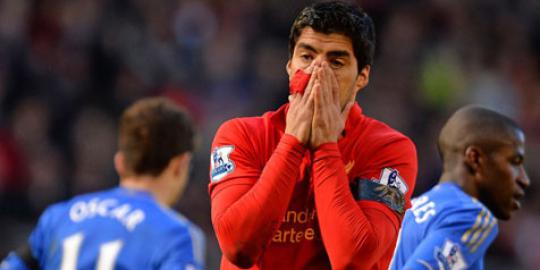 Carragher: Minat Real pada Suarez persulit Liverpool