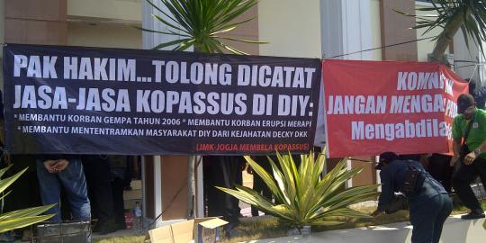 12 Kopassus tinggalkan ruang sidang bak pahlawan