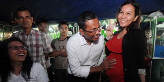 Dahlan bawa es krim jenguk TKW korban kekerasan di Malaysia