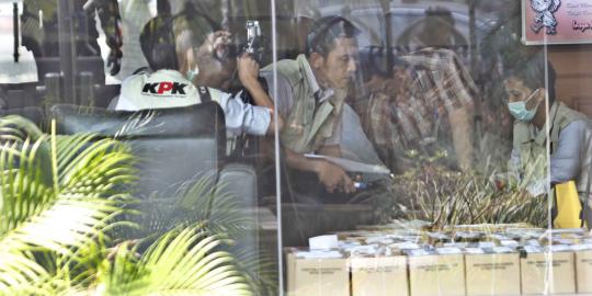 KPK geledah rumah makelar proyek Hambalang