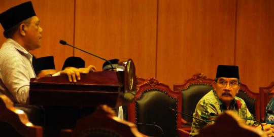 Antasari ingin hadirkan Susno Duadji dan Cirus Sinaga di MK