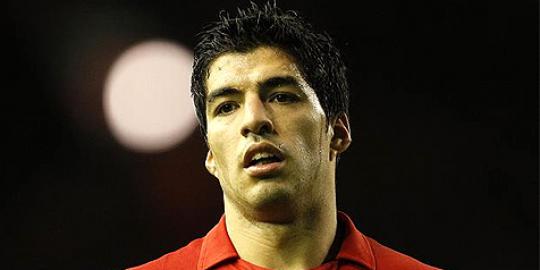 Benitez inginkan Suarez jadi pengganti Cavani di Napoli?