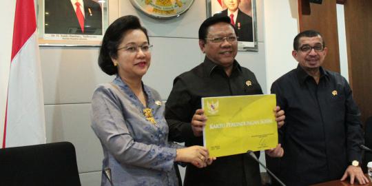 Agung Laksono: Warna kartu BLSM itu bukan kuning tetapi emas