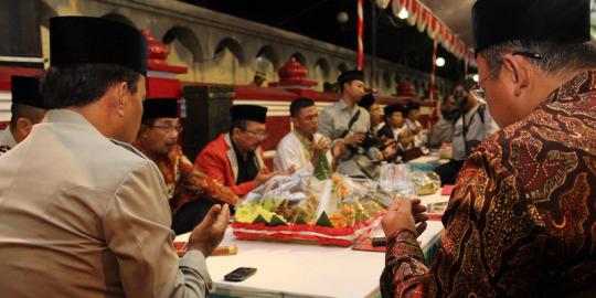 Haul Bung Karno, warga Blitar gelar tumpeng sepanjang 2 Km