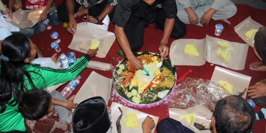 Tumpeng sepanjang 2 Km warnai Haul Bung Karno