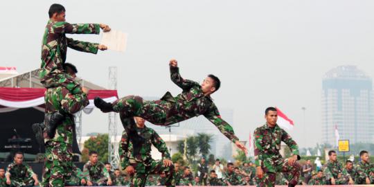 BBM naik, polisi gandeng TNI jaga SPBU di Jakarta Barat