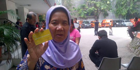 Nenek Juriah jalan kaki 30 menit demi ambil uang BLSM