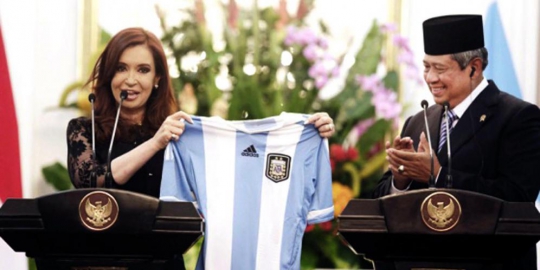 ini 4 jersey sepak bola yang dikoleksi sby gratis