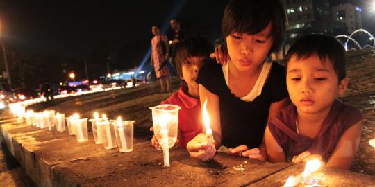 Aksi anak-anak nyalakan 2.015 lilin peringati Hari Anti Narkoba