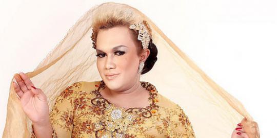 Ini alasan Tata Liem gemar mengenakan kebaya