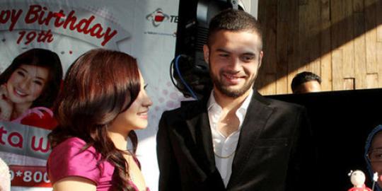 Nikita Willy siap bimbing Diego jalankan puasa Ramadan 