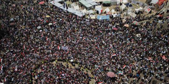 Jutaan warga Mesir turun ke jalan tuntut Mursi mundur