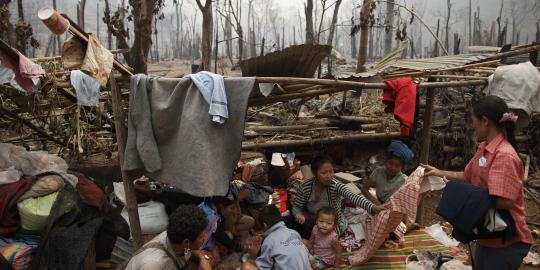 Massa hancurkan empat rumah muslim di Myanmar