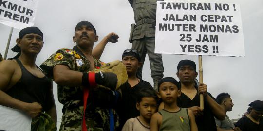 Kopral Subagyo izin pada warga Solo untuk kelilingi Monas 25 jam