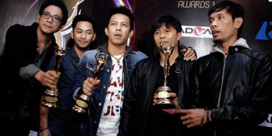 Ariel tak percaya NOAH sabet 6 penghargaan ami 2013